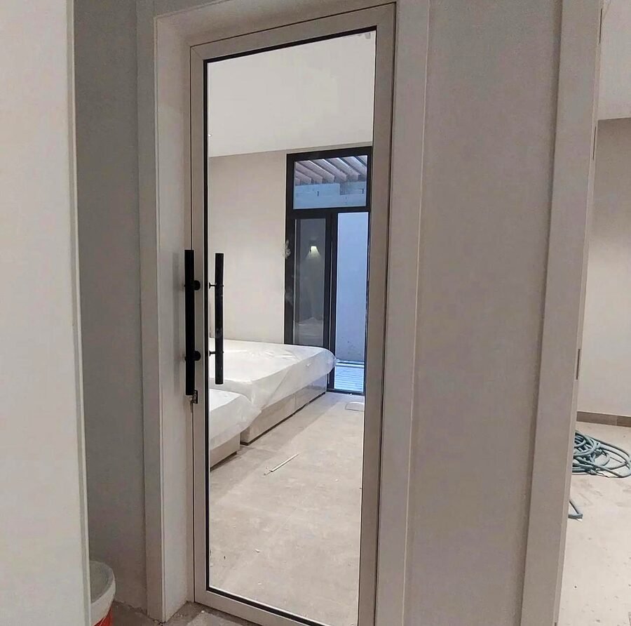 أبواب الألمنيوم